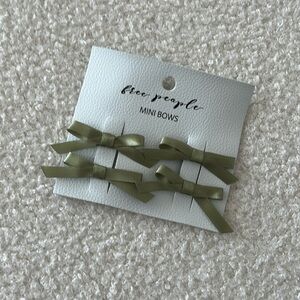 Free People Mini Bows